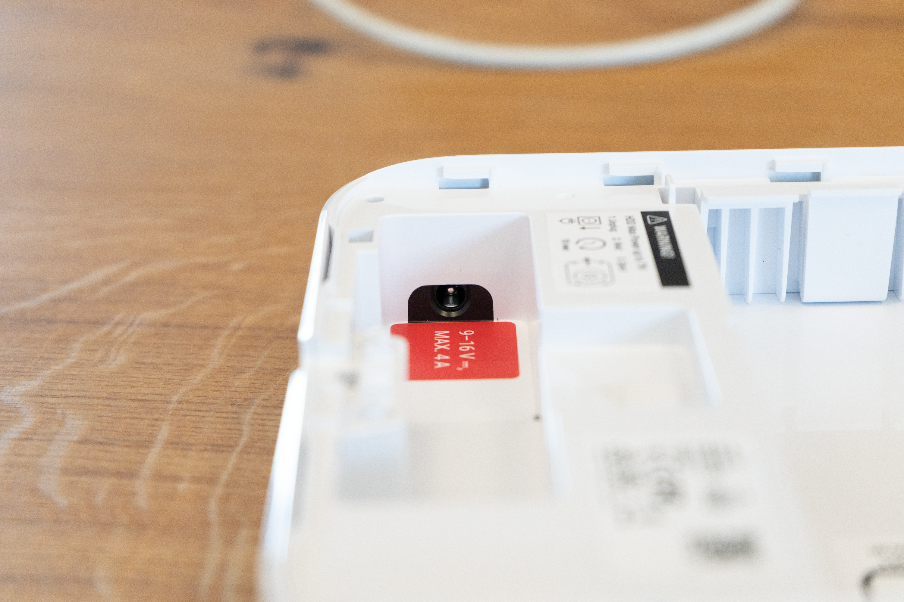 Ajax NVR DC 8-ch Weiß Detailansicht Bild 2 | EPS