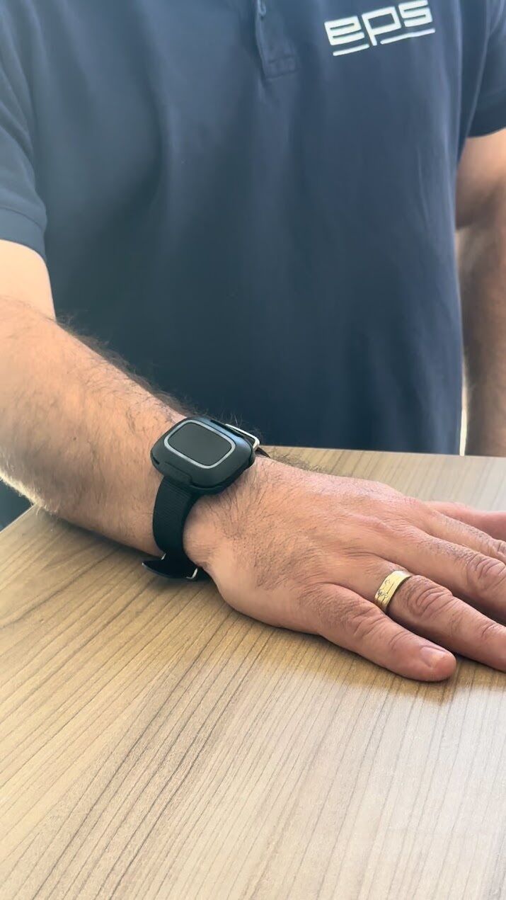 Button mit Armband Schwarz - Funk Notfallknopf