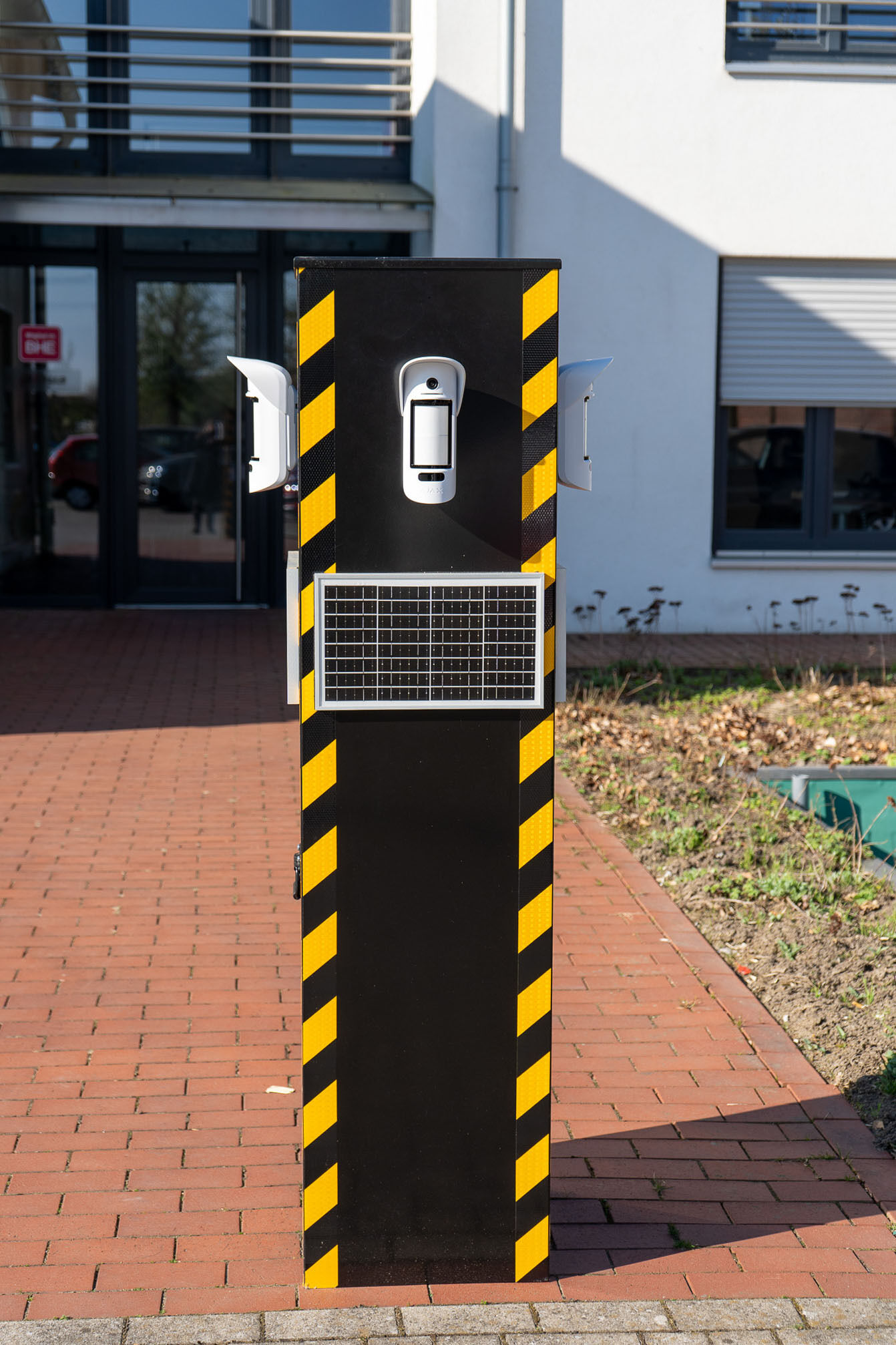 EPS Ajax Mini-Tower mit Solarpanel Detailansicht Bild 3 | EPS