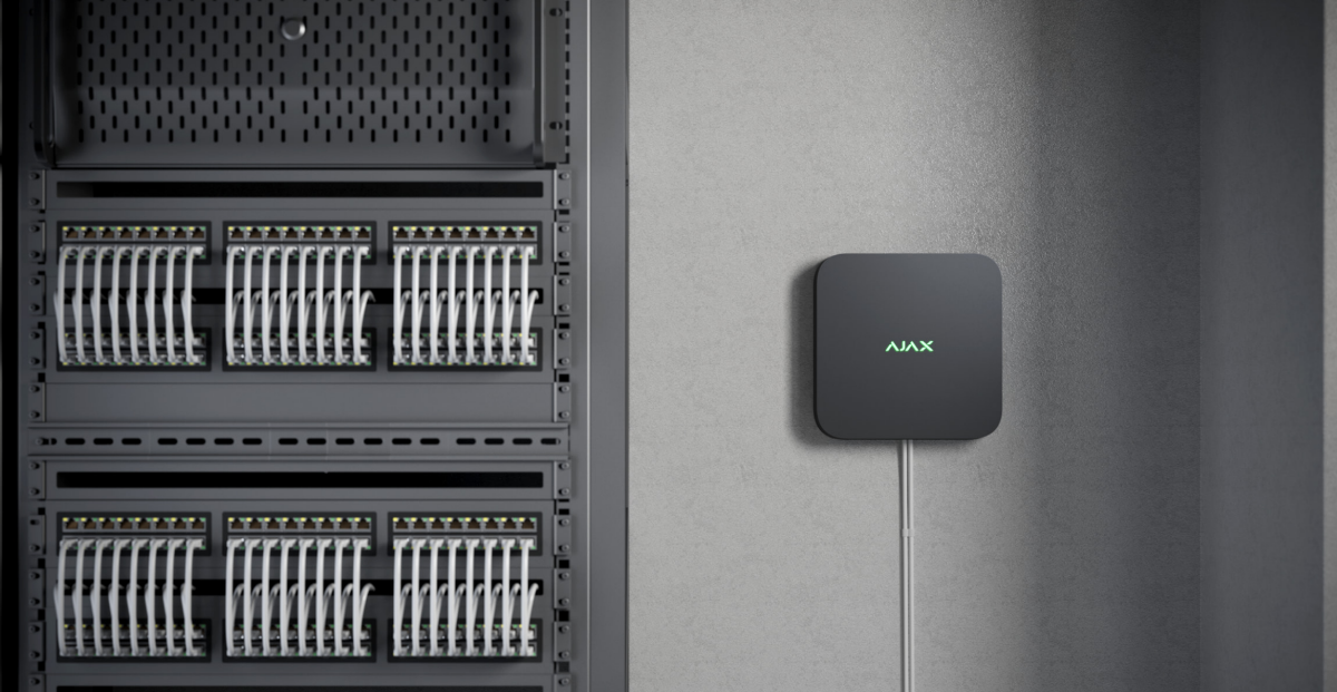 Ajax NVR 16-ch Schwarz Detailansicht Bild 4 | EPS