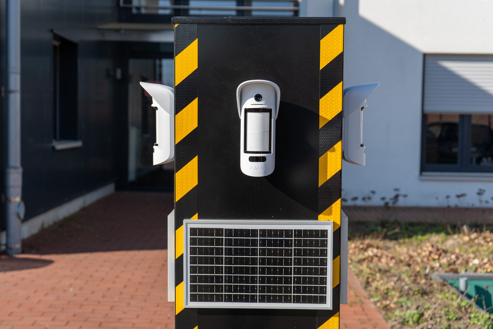 EPS Ajax Mini-Tower mit Solarpanel Detailansicht Bild 2 | EPS