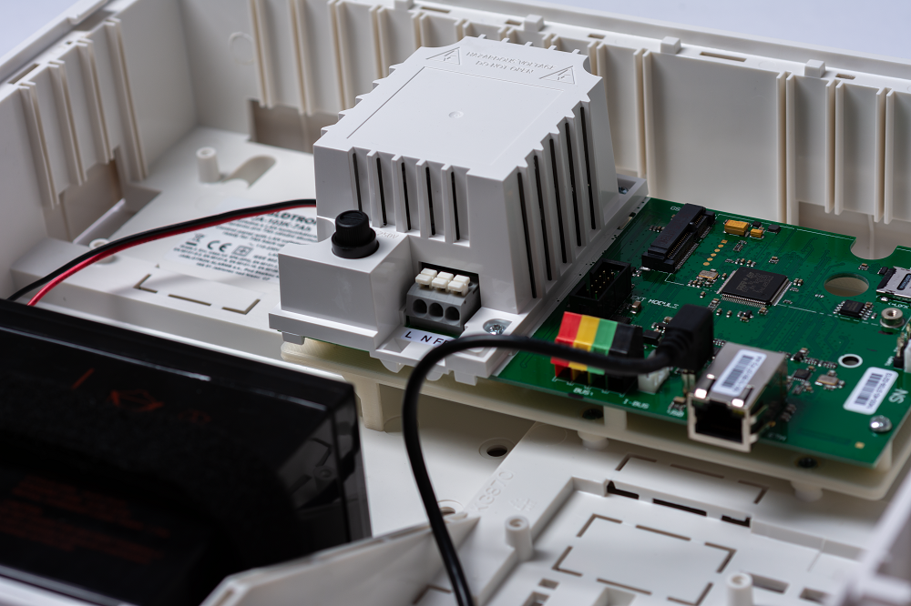 Jablotron JA-103K-7AH Zentrale vom Gefahrenmeldesystem inklusive LAN-Übertragungsgerät - 7 Ah Detailansicht Bild 5 | EPS