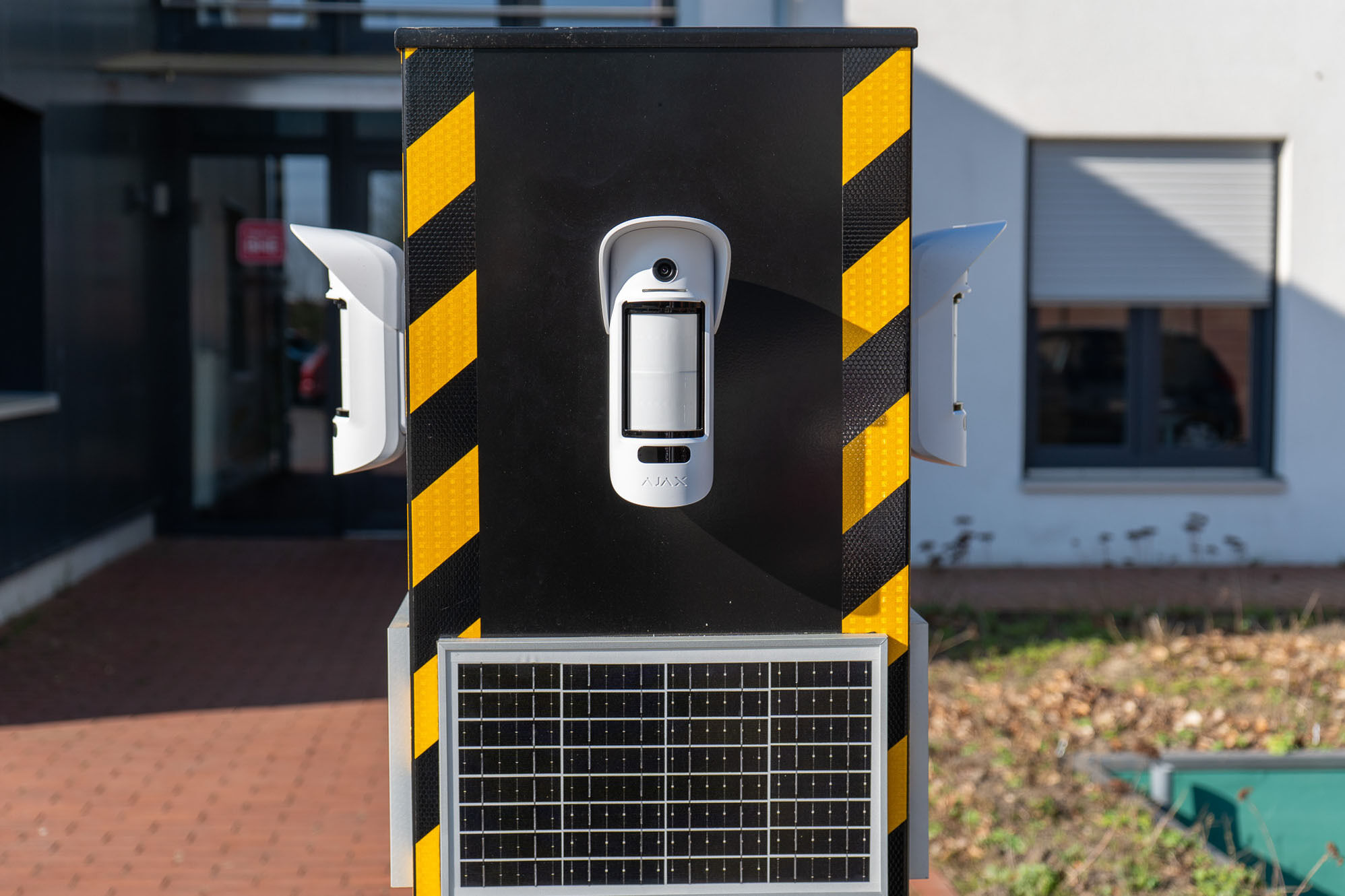 EPS Ajax Mini-Tower mit Solarpanel Detailansicht Bild 4 | EPS